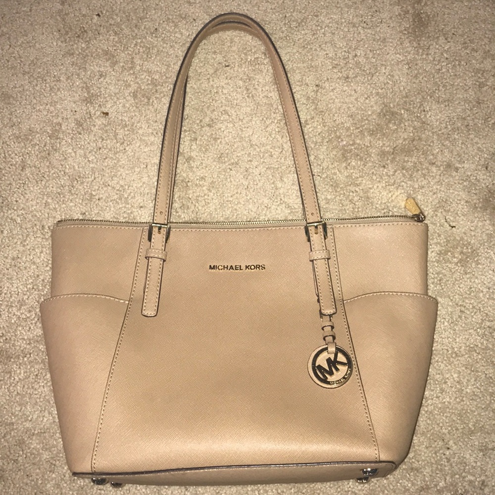 Michael Kors Jet Set Travel Size Bag